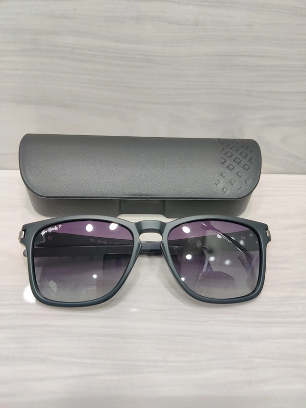 Tom Hardy Polarized 2003 - Black, 54