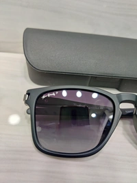Tom Hardy Polarized 2003 - Black, 54