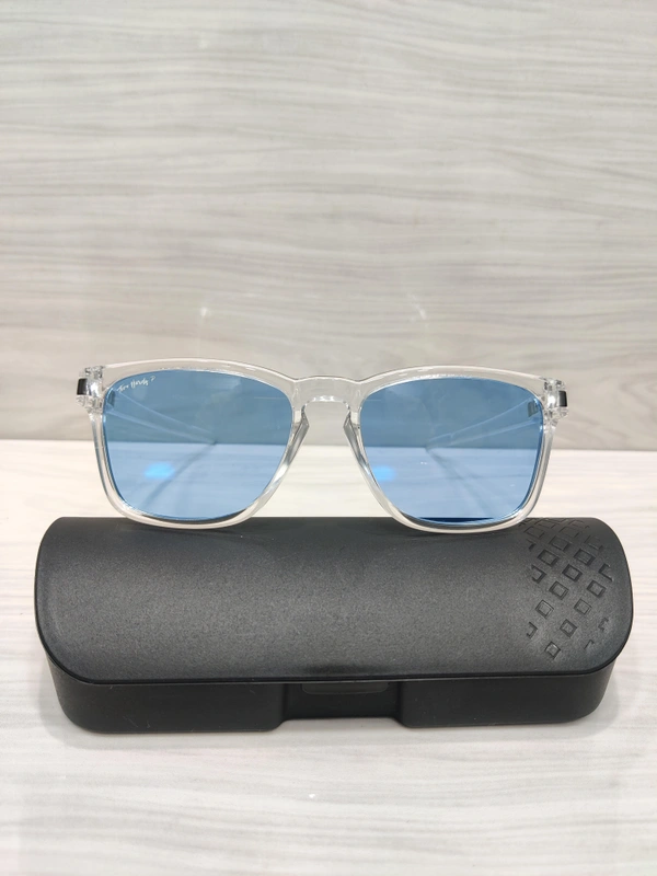 Tom Hardy Polarized 2003 - White, 54
