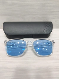 Tom Hardy Polarized 2003 - White, 54