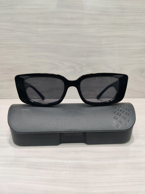 Airia 119 - Black