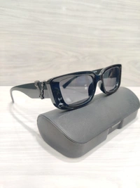 Airia 119 - Black