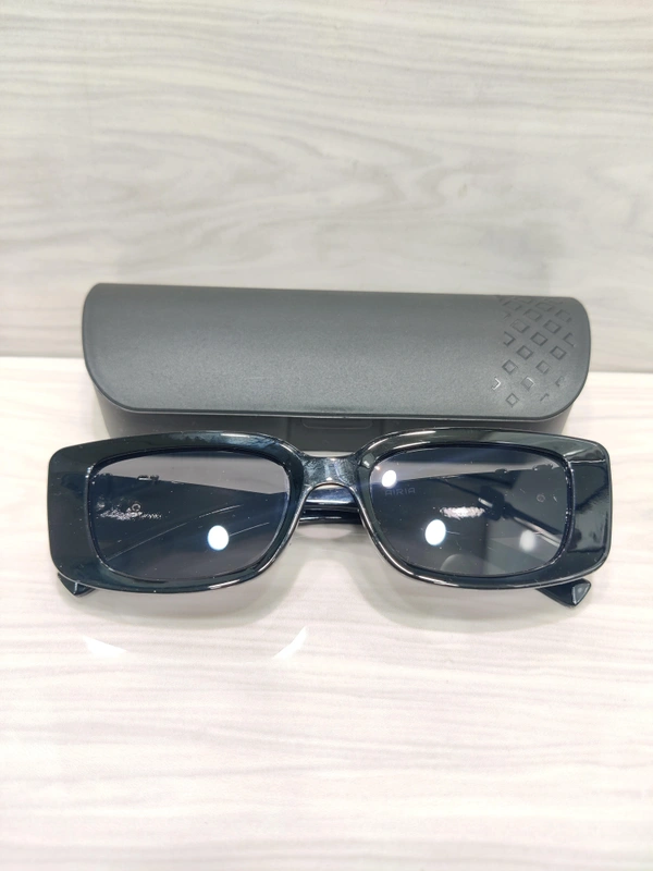 Airia 119 - Black