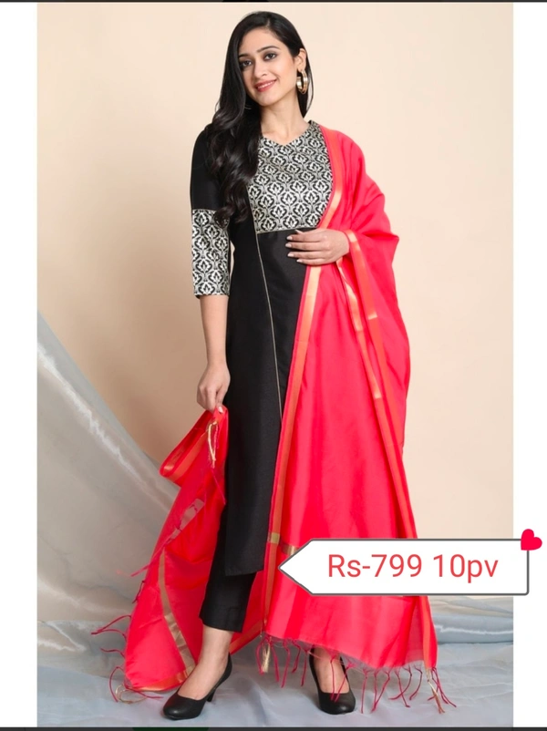 Gown - M