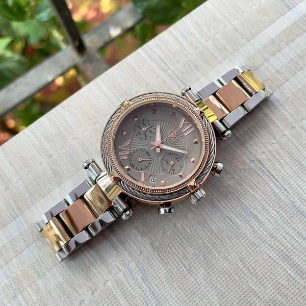 GUESS COLLECTION