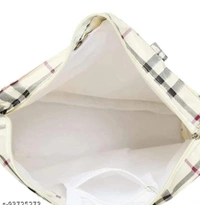 HR COSMETIC WOMAN WHITE HAND BAGS SHOULDER AND HAND BAGS PACK OF 1 - Shopping Bags, WHITE