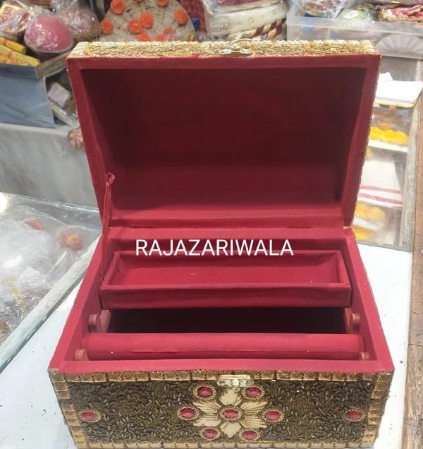 RAJAZARIWALA  दुल्हन सिंगार दानी (Makeup Box ) - Medium, Gold