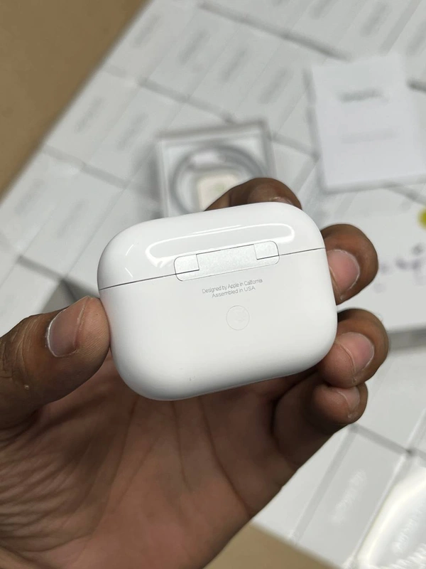 Apple AIRPODS Pro 2nd Generation 🔥🔥 - White