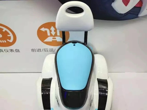 VESPA COLORFULL SCOOTY FOR KIDS AGED 1 TO 5 -MAYBE 6 - Red