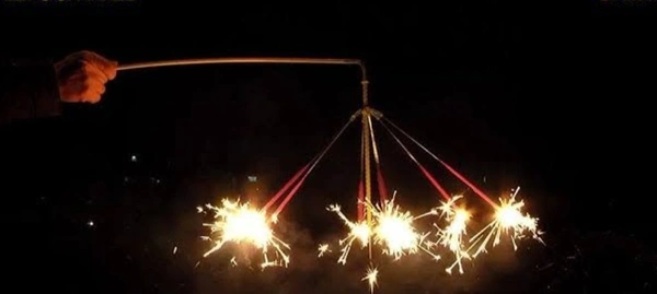 Dancing Umbrella (Rotating Sparklers) சுத்தும் கம்பி 