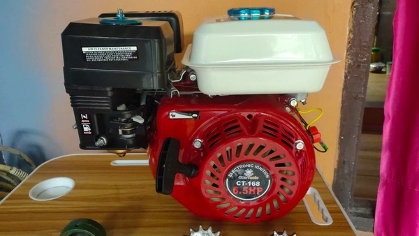 Cow Tools 6.5 Hp Gasoline engian