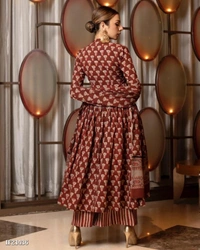 Cotton 60*60 Kurti With Pant With Malmal Cotton 100*100 Dupatta* - M