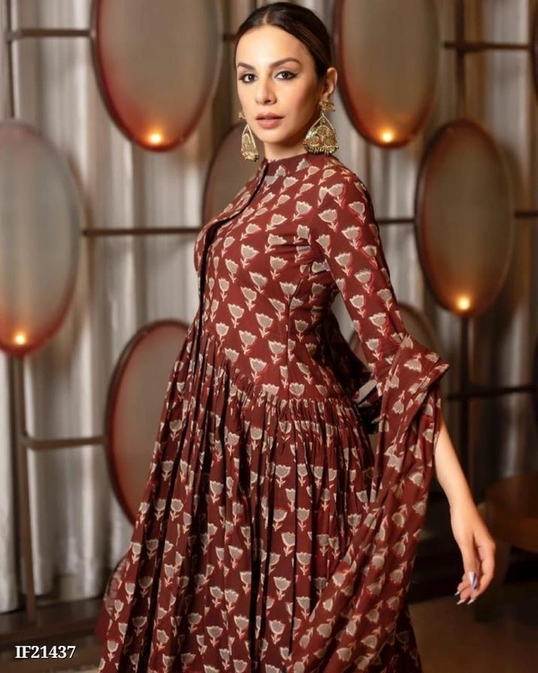 Cotton 60*60 Kurti With Pant With Malmal Cotton 100*100 Dupatta* - L