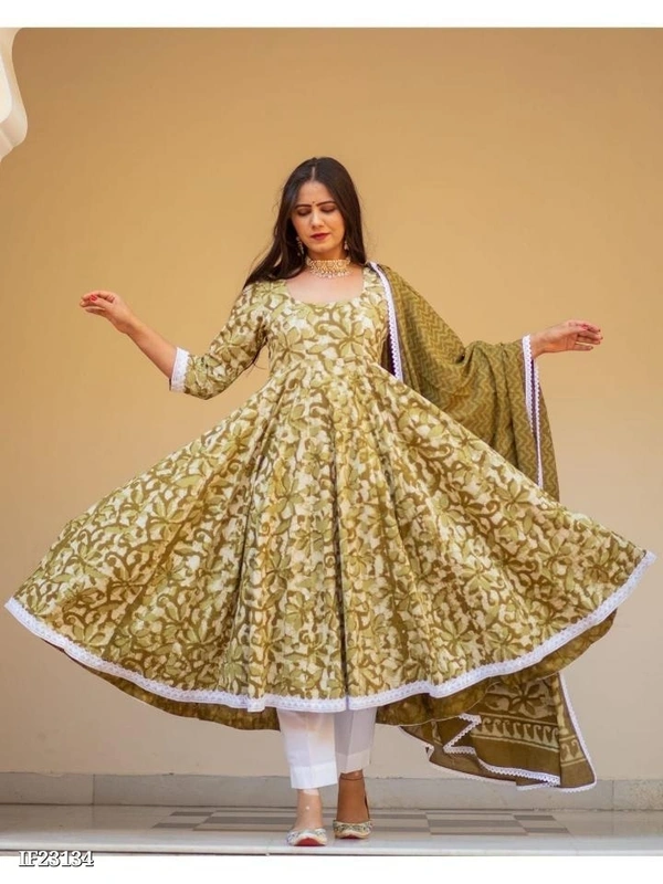 Beautiful 🥰 Outfit In Three Piece Suit - XXL, Soil