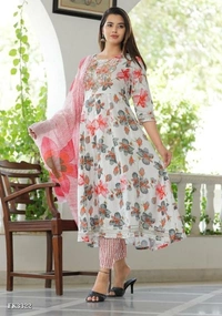 Reyon fabric fine quality kurti neck heavy embroidery work nd gotta work with Dupptta and pent - L