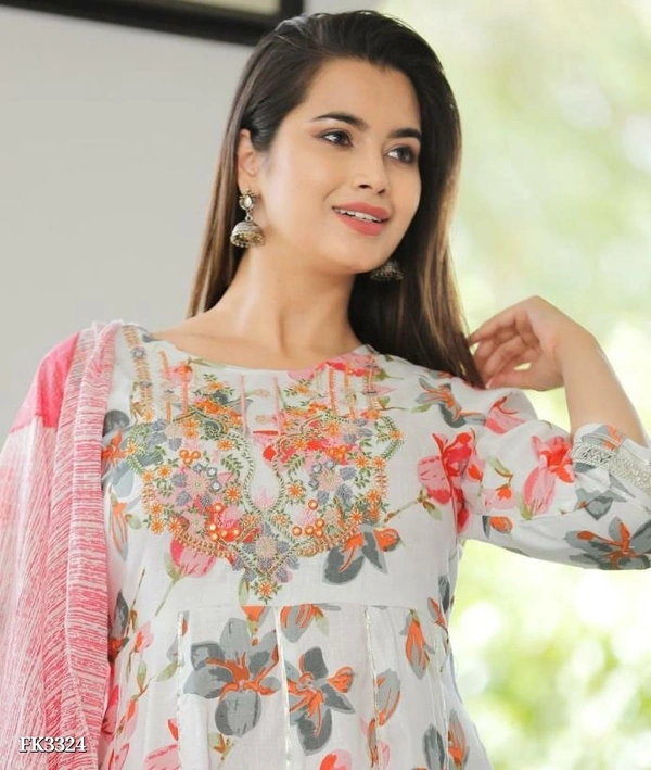 Reyon fabric fine quality kurti neck heavy embroidery work nd gotta work with Dupptta and pent - XL