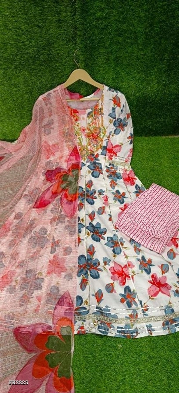 Reyon fabric fine quality kurti neck heavy embroidery work nd gotta work with Dupptta and pent - XL