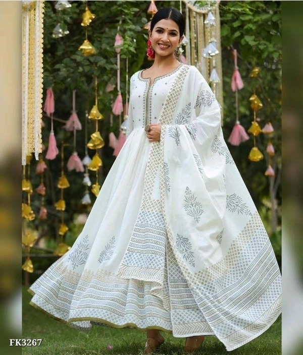 Beautiful Long Gown - M