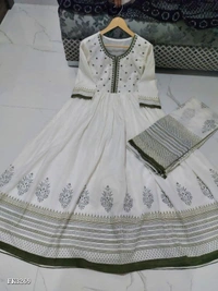 Beautiful Long Gown - M