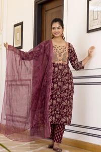 Heavy Embroidery worked kurti with pant and dupatta - M