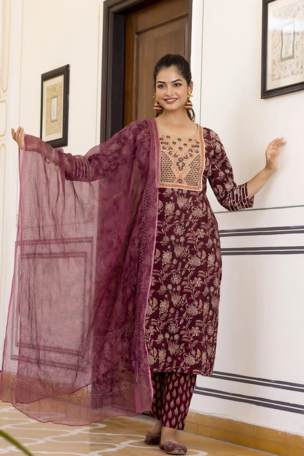 Heavy Embroidery worked kurti with pant and dupatta - M