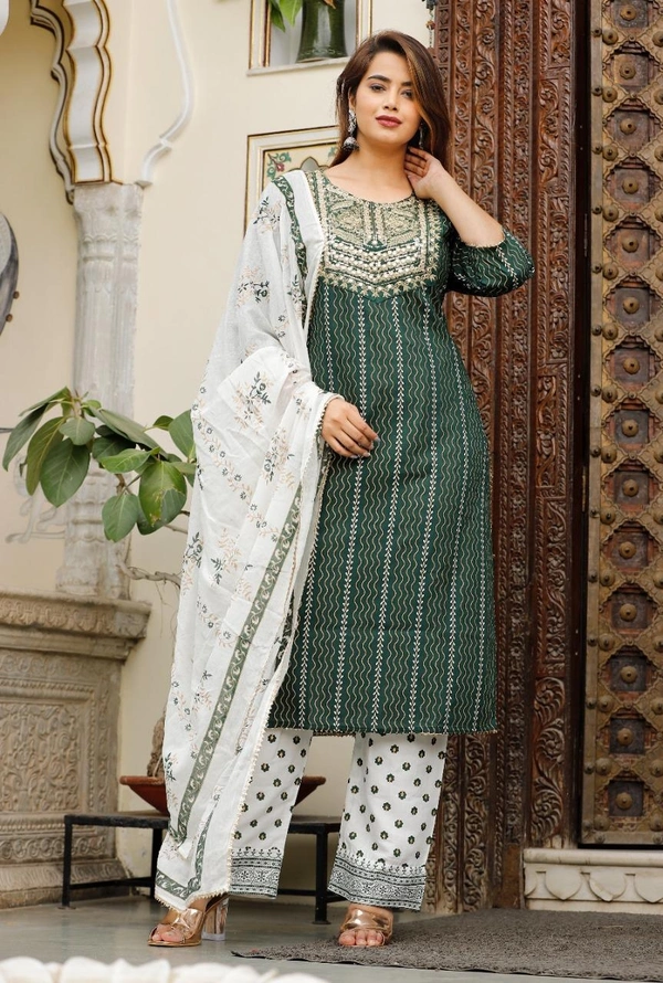 Beautiful Heavy Embroidery With Foil Mirror on Yoke Printed With Bijiyr Lace Detailing Kurti With Printed Palazzo And Printed Malmal Dupatta - L