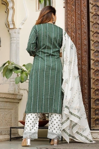 Beautiful Heavy Embroidery With Foil Mirror on Yoke Printed With Bijiyr Lace Detailing Kurti With Printed Palazzo And Printed Malmal Dupatta - L