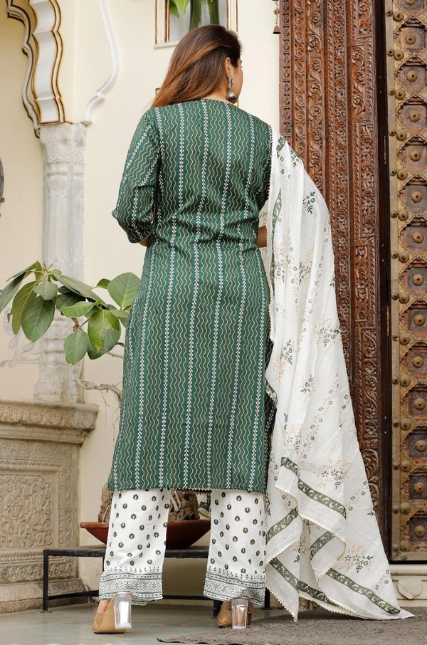 Beautiful Heavy Embroidery With Foil Mirror on Yoke Printed With Bijiyr Lace Detailing Kurti With Printed Palazzo And Printed Malmal Dupatta - XXL