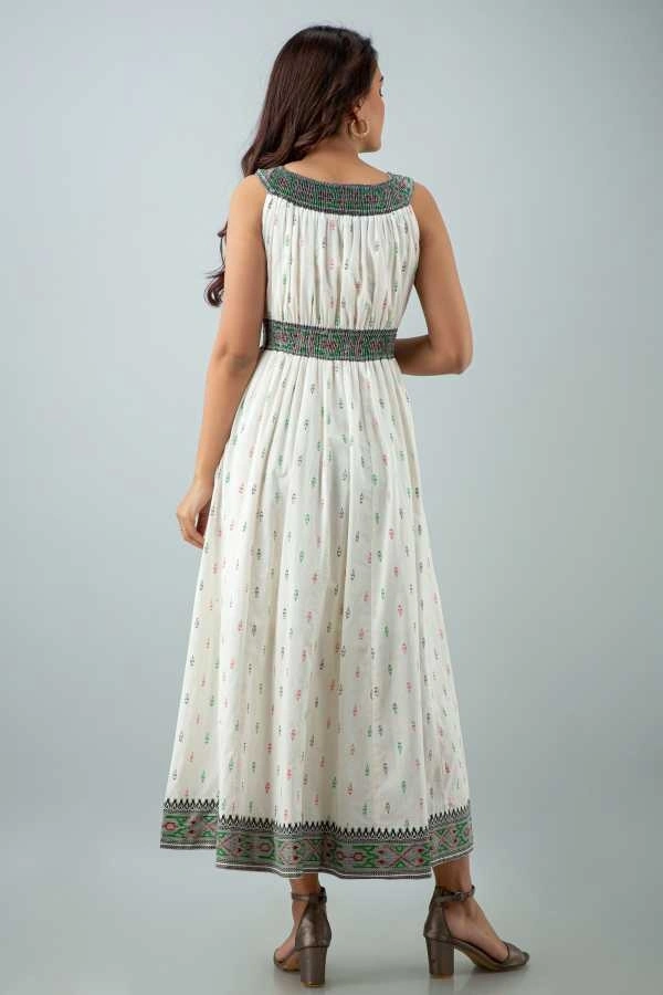 Beautiful Heavy Reyon Fabric Printed Gown Consite work/ Bobin Elastic - XXL