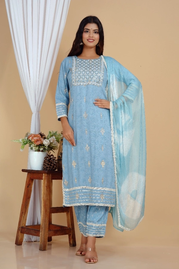 Reyon fabric fine quality kurti neck heavy embroidery sequence work nd heavy cotton gotta lesh work with Dupptta and pant - M