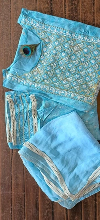 Reyon fabric fine quality kurti neck heavy embroidery sequence work nd heavy cotton gotta lesh work with Dupptta and pant - M