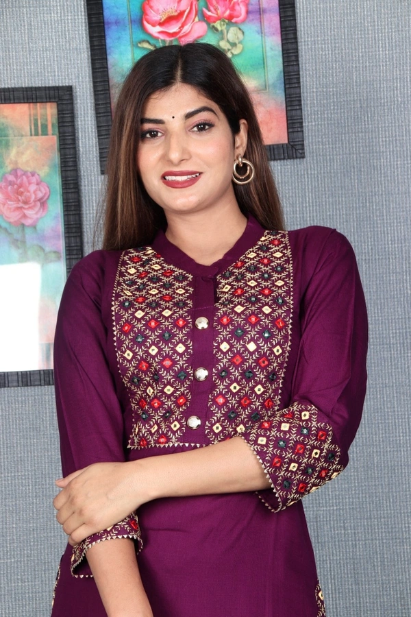 Beautiful Heavy Embroidery kurti with pant And beautiful matching Embroidery Bag 3 piece set - Purple, L