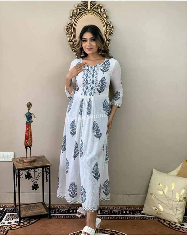 Look stylish in our new Hand Block print Long slit Cotton 60'60 kurta pant set for all day comfort - L, Blue