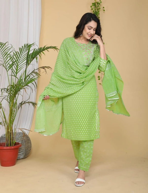 Premium Quality Beautiful Kurta Pant And Dupatta Set* - XXL