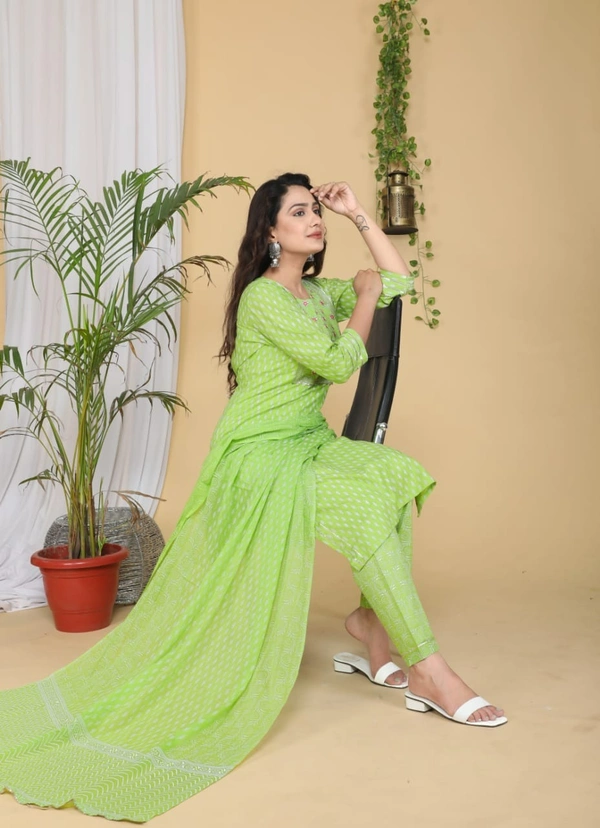 Premium Quality Beautiful Kurta Pant And Dupatta Set* - XXL