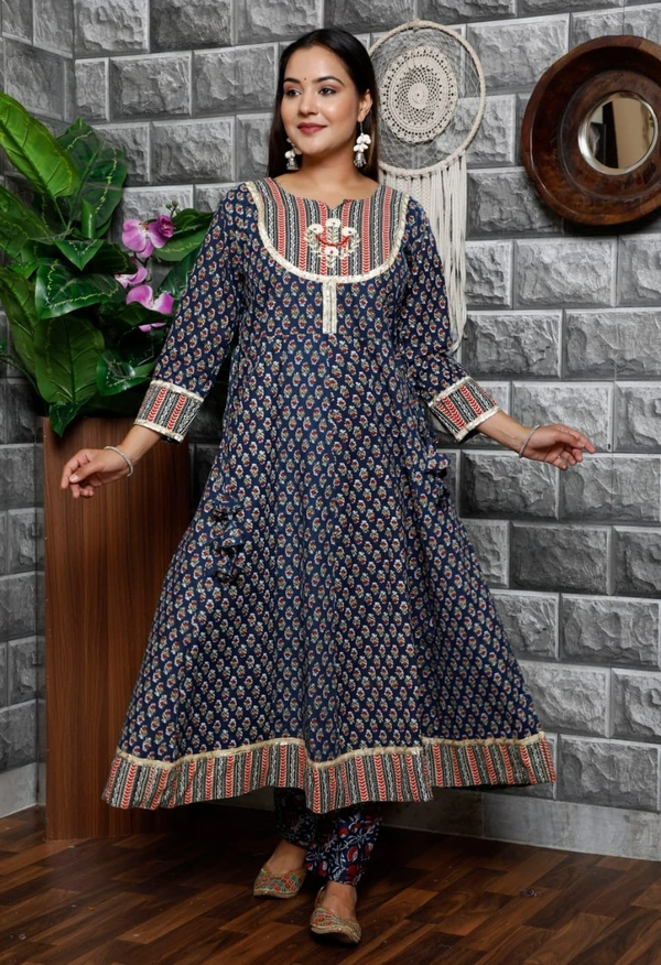 Beautiful Floral Printed Flairy Pattern Kurti with Full Length And Hand Butta In Front With Pant With Pant and Tie - Dye  Dupatta - L