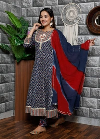 Beautiful Floral Printed Flairy Pattern Kurti with Full Length And Hand Butta In Front With Pant With Pant and Tie - Dye  Dupatta - L