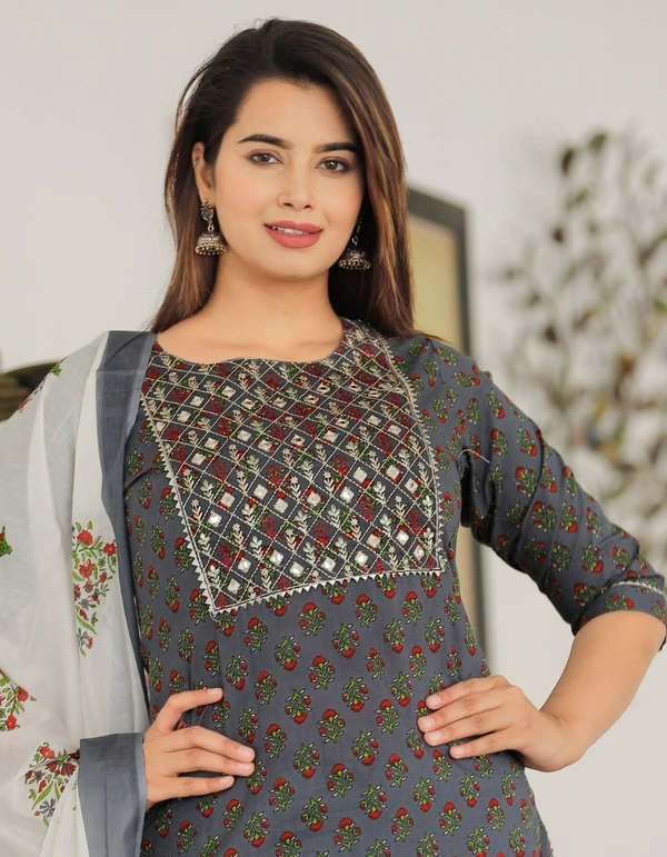 👗👗A NEW LAUNCH👗👗  *BEAUTIFUL HEAVY . COTTON 60/60 FABRIC KURTI BOTTOM AND DUPATTA. - Grey, L