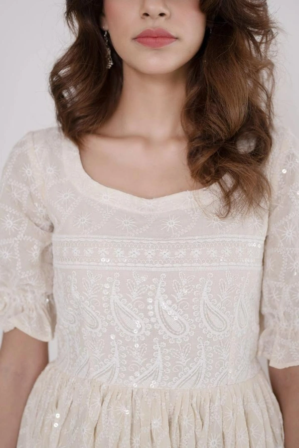white chickenkari dress with round neck and baloon sleeves inner attached - XXL
