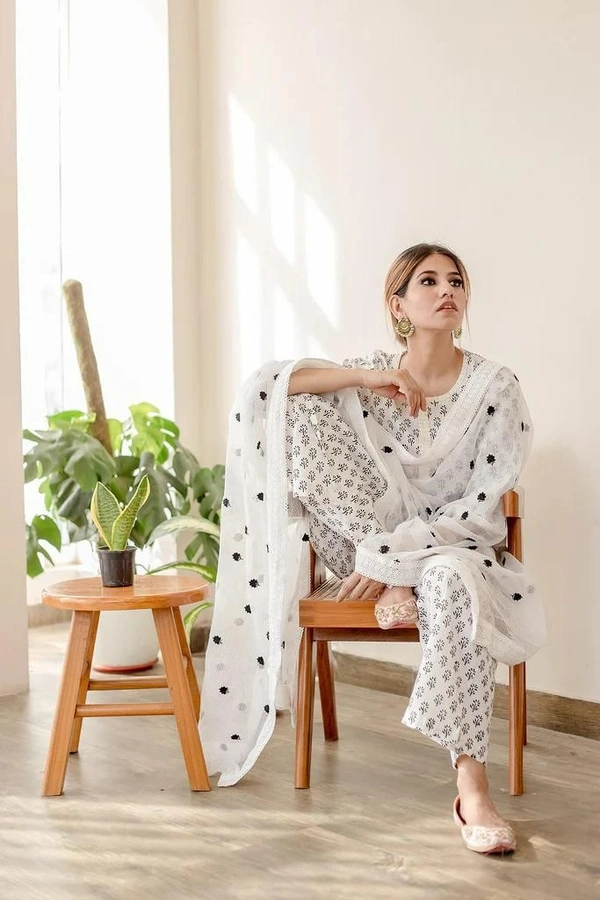 beautiful daisy white cotton hand printed kurti with lace work with plazo and kota doria dupatta - L