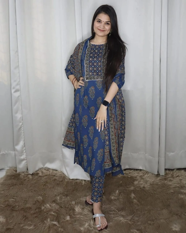 Katha & sequence, gota work on yoke. Pure cotton  pant &  full duppttaa - XL