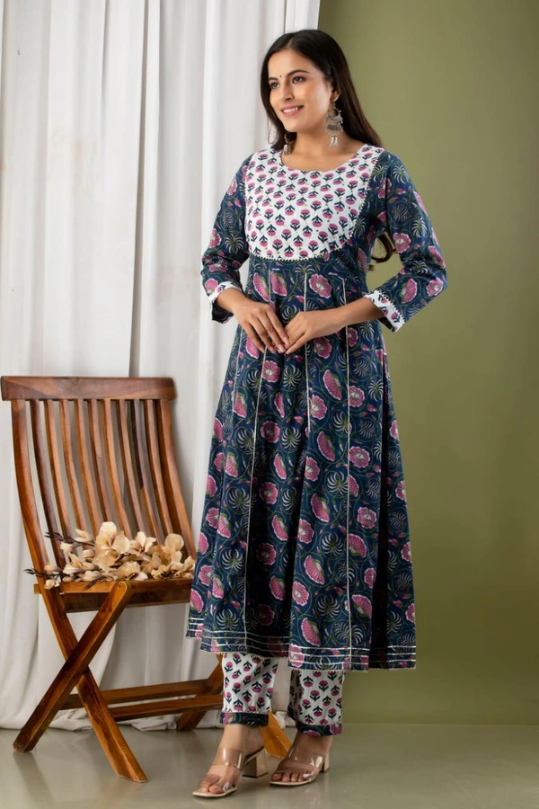 Anarkali kurti with pant and mulmul duppatta - L
