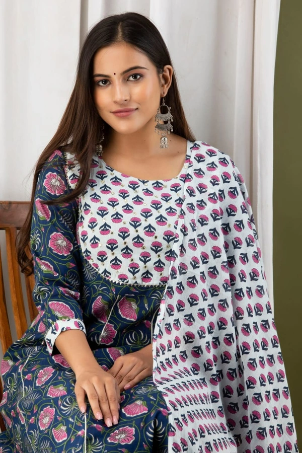 Anarkali kurti with pant and mulmul duppatta - L