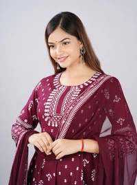 👗Reyon fabric fine quality kurti with Dupptta and pant - M, Red
