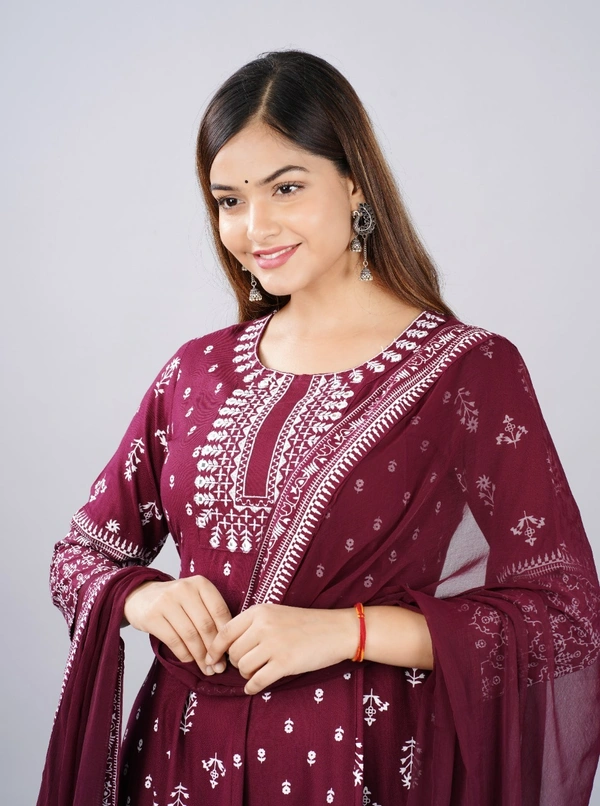 👗Reyon fabric fine quality kurti with Dupptta and pant - M, Red