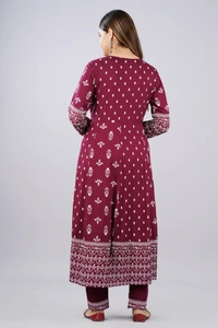 👗Reyon fabric fine quality kurti with Dupptta and pant - M, Red