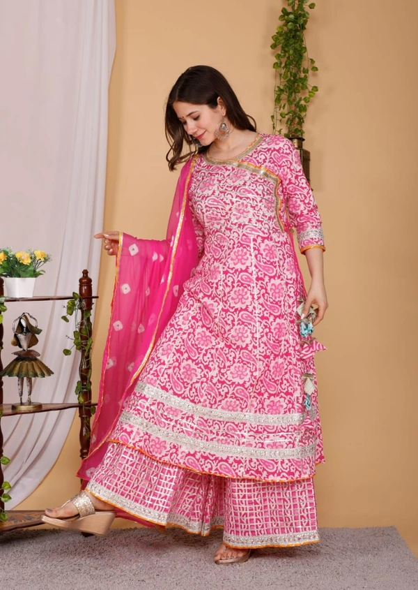 Full GOTTA WORK ANARKALI STYLE KURTI WITH FULL FLAIR SKIRT STYLE PLAZO - M