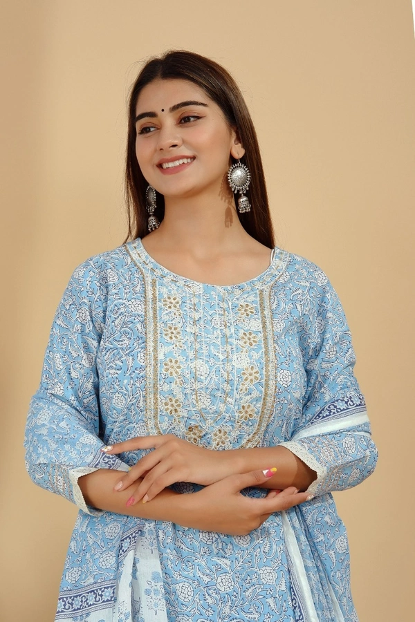 👗Full GOTTA WORK AND COTTON LESH WORK KURTI WITH DUPATTA AND PANT. - M