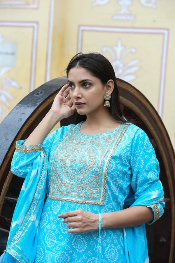Celebrate the elegance of ethnic attire in this bandhani printed cotton kurti - XL, Sky Blue