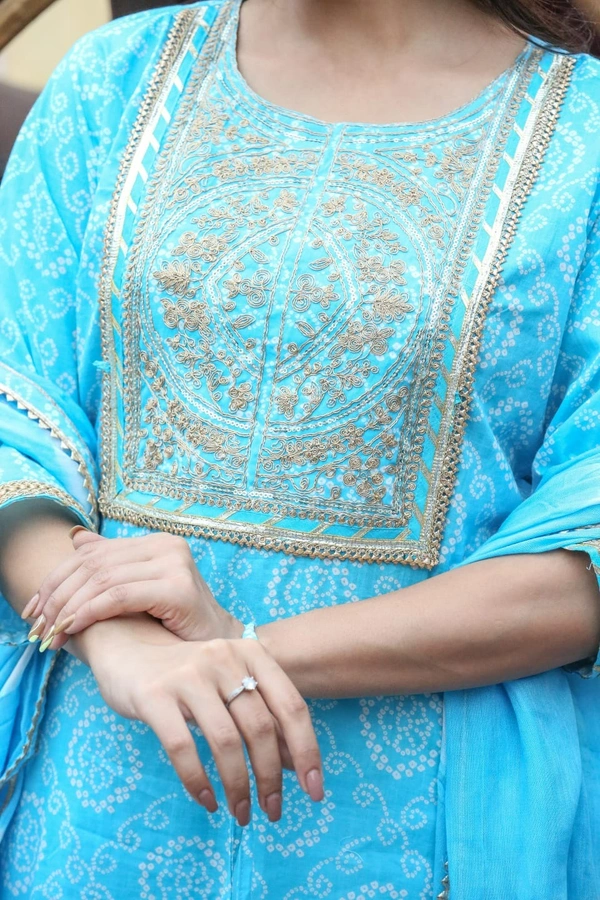 Celebrate the elegance of ethnic attire in this bandhani printed cotton kurti - XL, Sky Blue